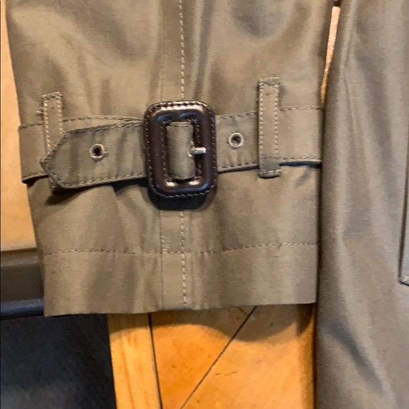 Men’s Burberry Trench Coat - Picture 5 of 8